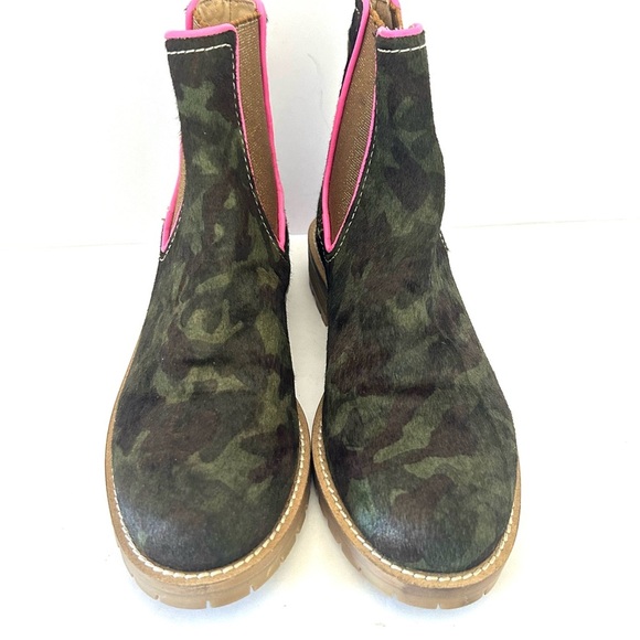 Boden Freya Chelsea Boots Camo Calf Hair Metallic Pink Green NWOT Size EU37 US 6 - Picture 4 of 16